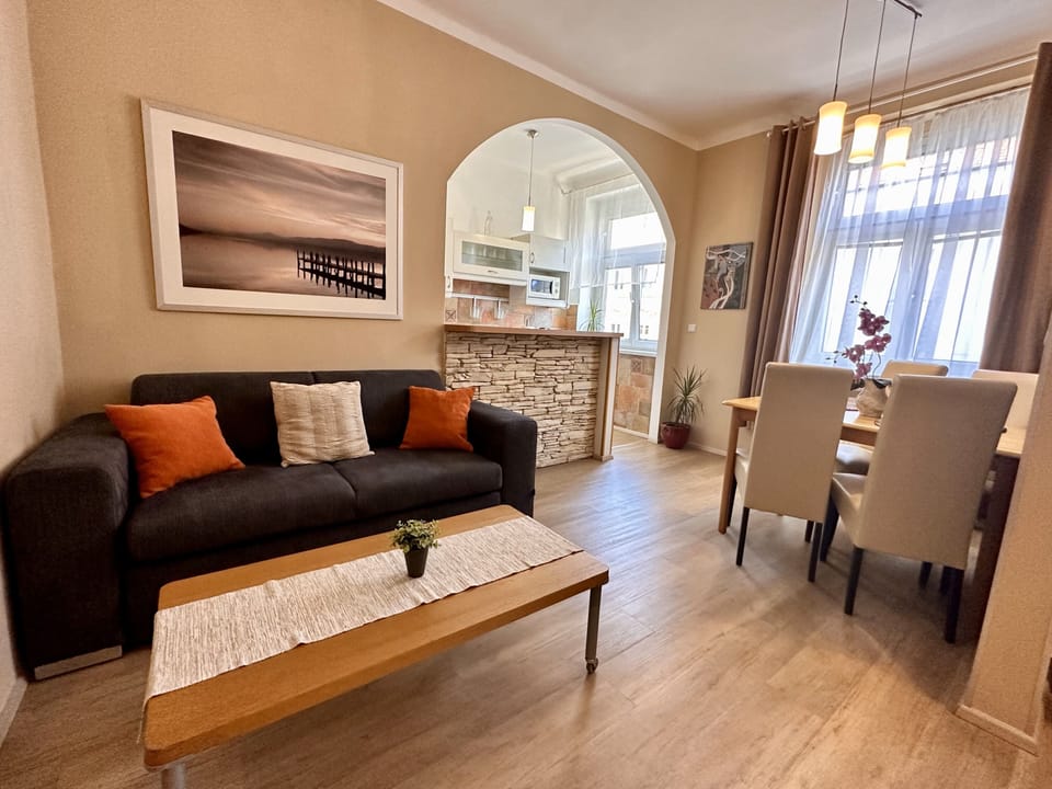 Deluxe Apartment | In-room safe, free WiFi, bed sheets