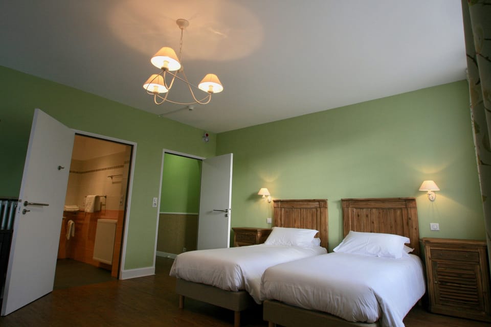 Comfort Twin Room, 2 Twin Beds, Non Smoking | Egyptian cotton sheets, premium bedding, desk, laptop workspace