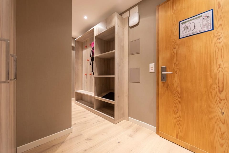 Main House 3 Stars - Premium Family Suite | Hypo-allergenic bedding, minibar, in-room safe, individually decorated