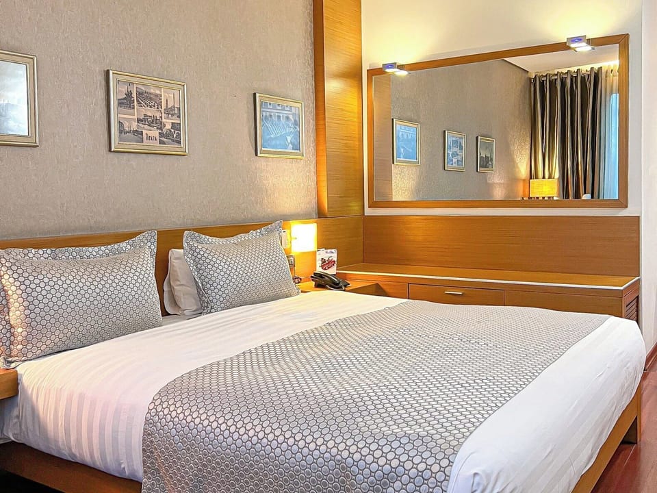 Minibar, in-room safe, desk, blackout drapes