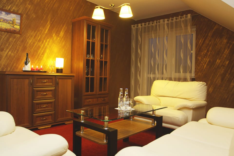 Deluxe Double Room | Premium bedding, in-room safe, desk, cribs (free)