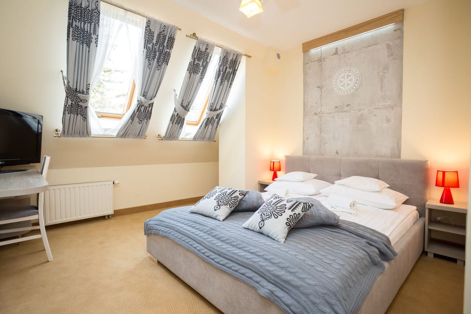 Iron/ironing board, free cribs/infant beds, rollaway beds, free WiFi