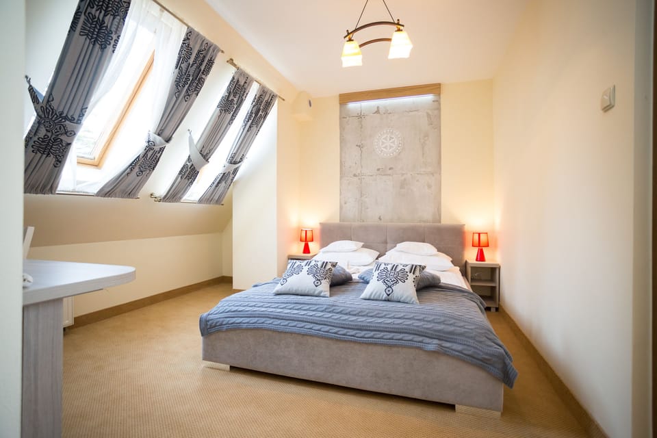 Iron/ironing board, free cribs/infant beds, rollaway beds, free WiFi