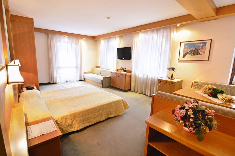 Comfort Triple Room | Minibar, in-room safe, individually furnished, free WiFi