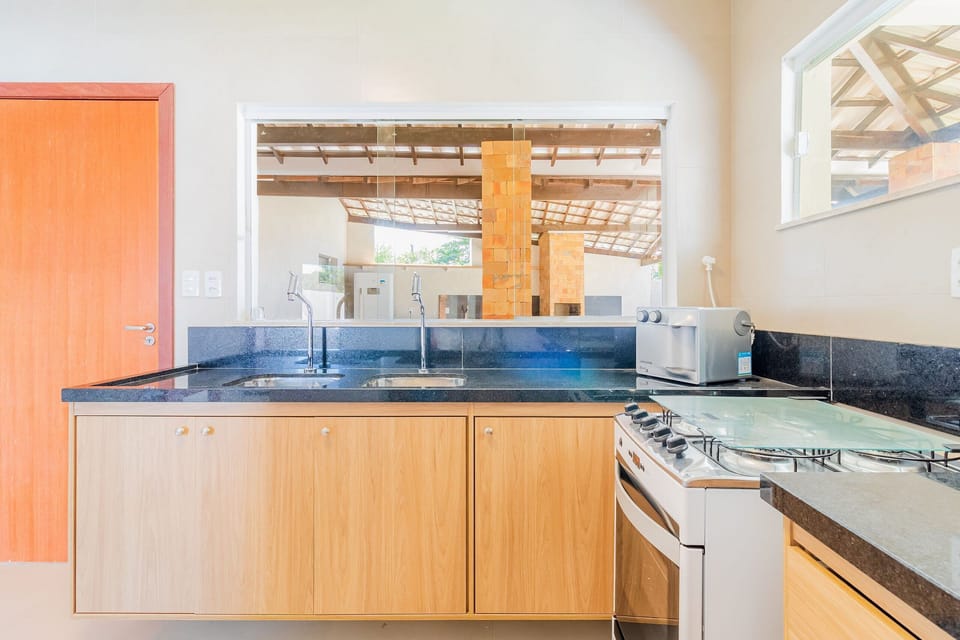 Chalet | Private kitchen | Fridge, microwave, oven, blender