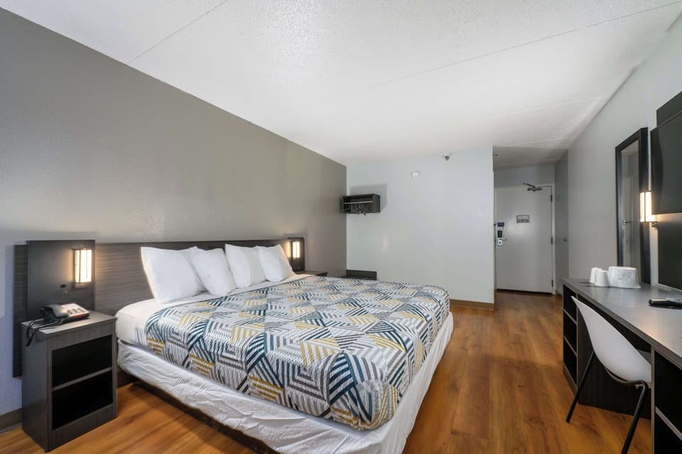 Laptop workspace, free WiFi, bed sheets