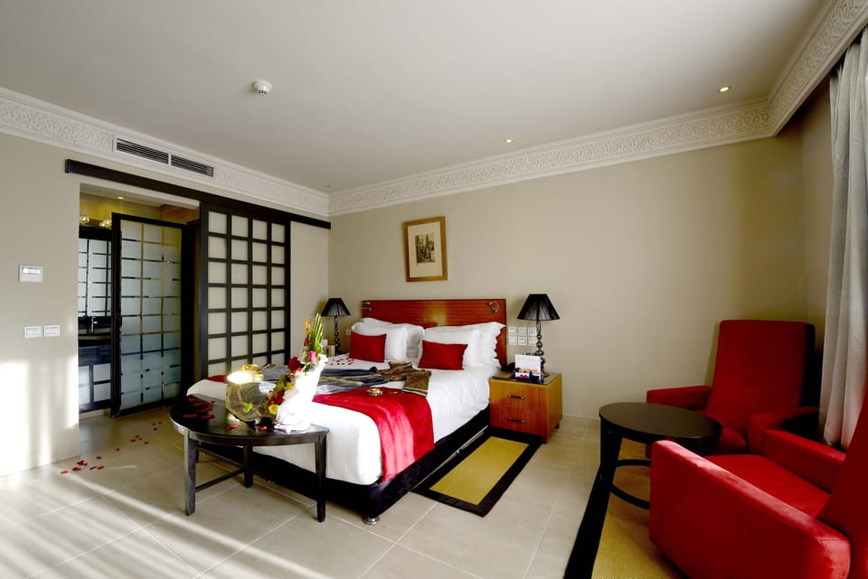 Premium bedding, minibar, in-room safe, desk