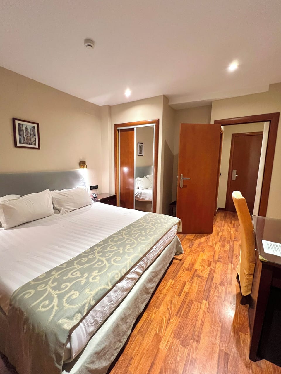 In-room safe, desk, soundproofing, rollaway beds