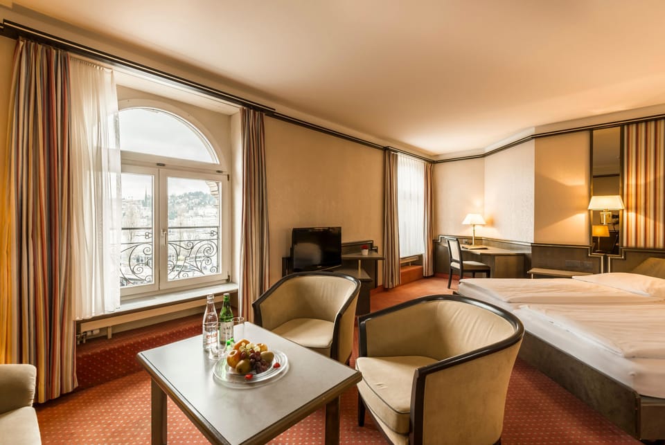 Junior Room | Hypo-allergenic bedding available, minibar, in-room safe, desk