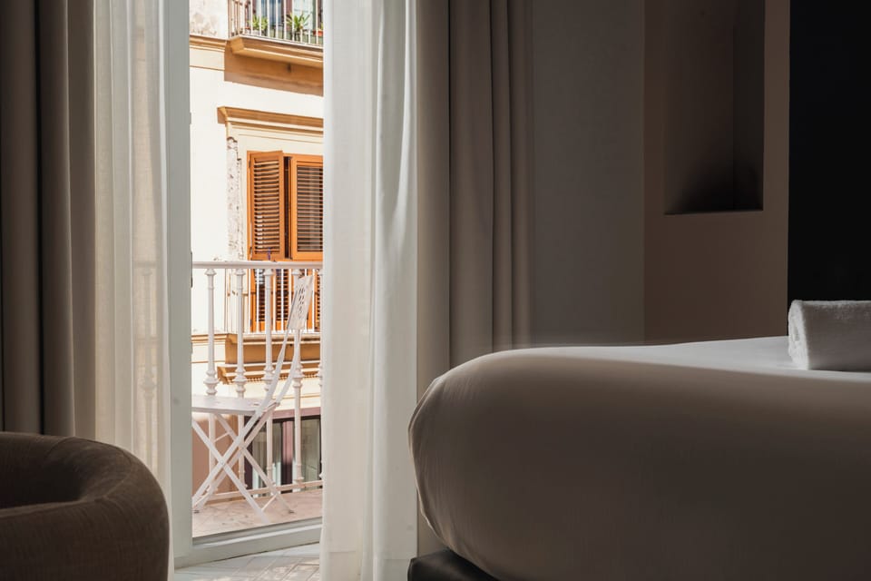 Deluxe Double or Twin Room | Premium bedding, in-room safe, desk, soundproofing