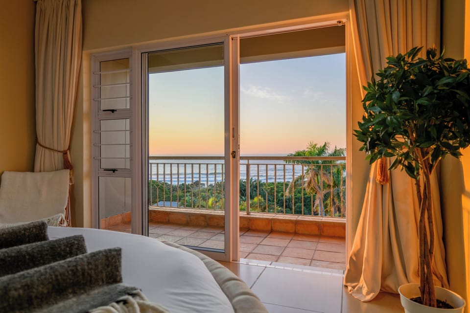 Honeymoon Suite, 1 King Bed, Bathtub, Sea View | In-room safe, blackout drapes, free WiFi, bed sheets