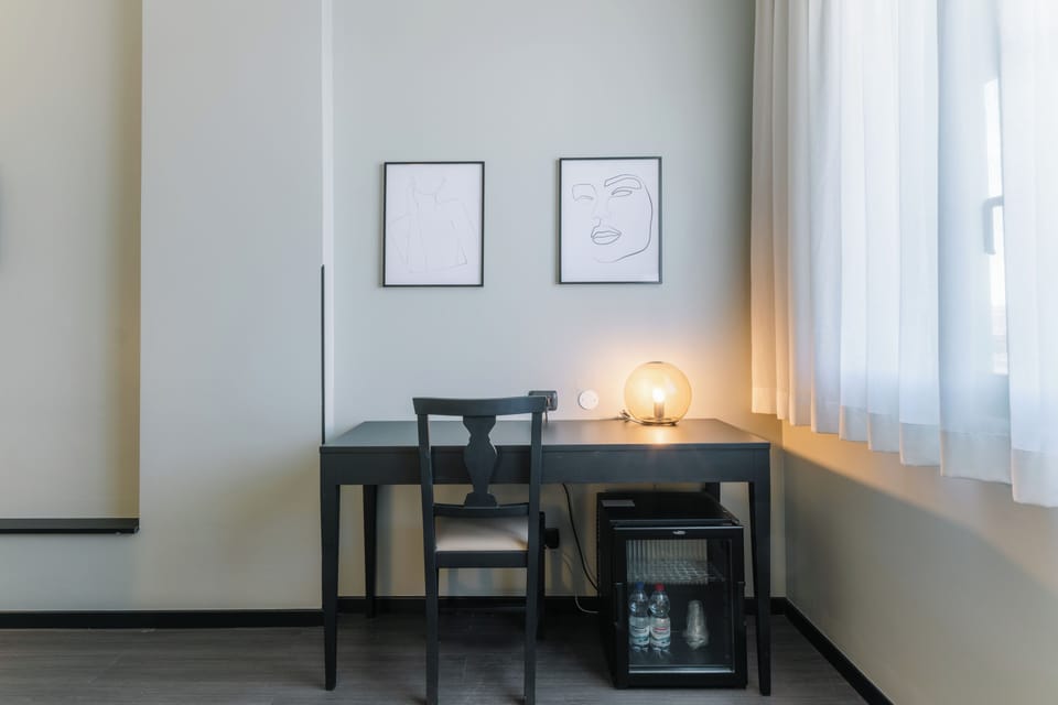 Comfort Double Room (mandatory web-check-in) | Minibar, in-room safe, WiFi (free), bed sheets