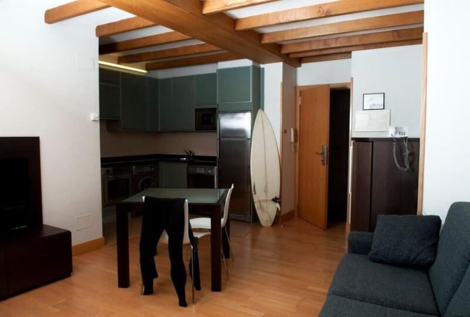 Studio (2 people) | Private kitchen | Full-size fridge, microwave, stovetop, dishwasher