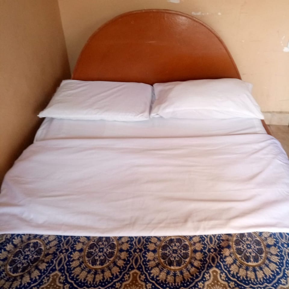 Single Room | Desk, free WiFi