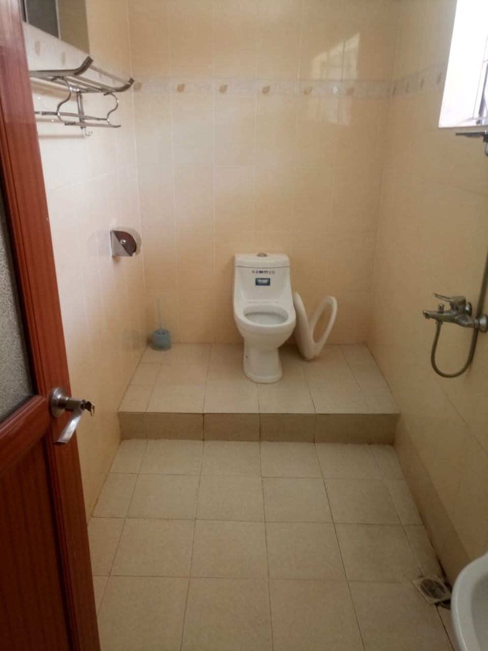 Shower, free toiletries, towels, soap