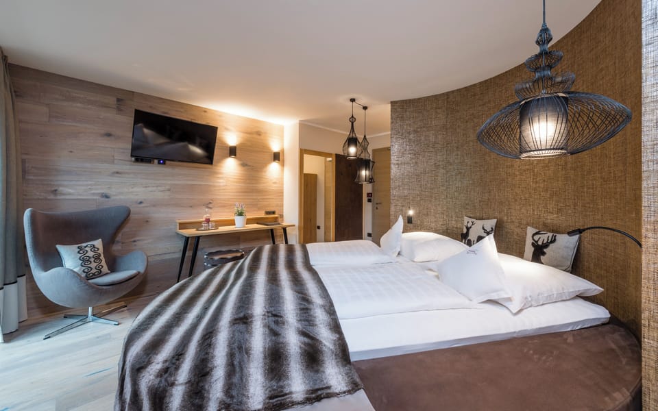 Comfort Room (Erica) | Premium bedding, minibar, in-room safe, free WiFi