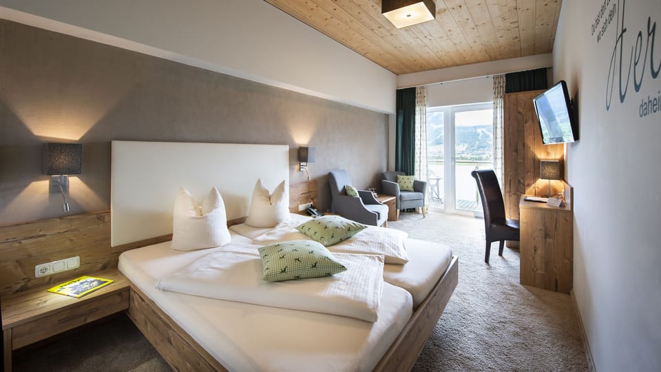 Deluxe Double Room, Balcony (Alpin) | In-room safe, desk, soundproofing, free WiFi