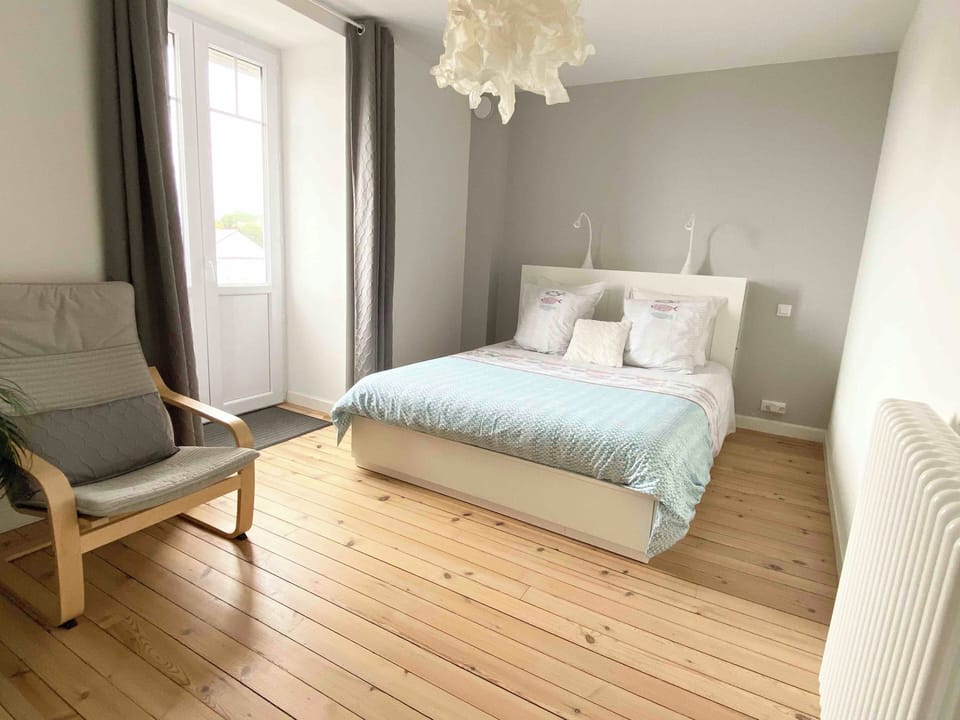 Business Apartment, 2 Bedrooms, Kitchen, Sea View | 2 bedrooms, premium bedding, individually decorated