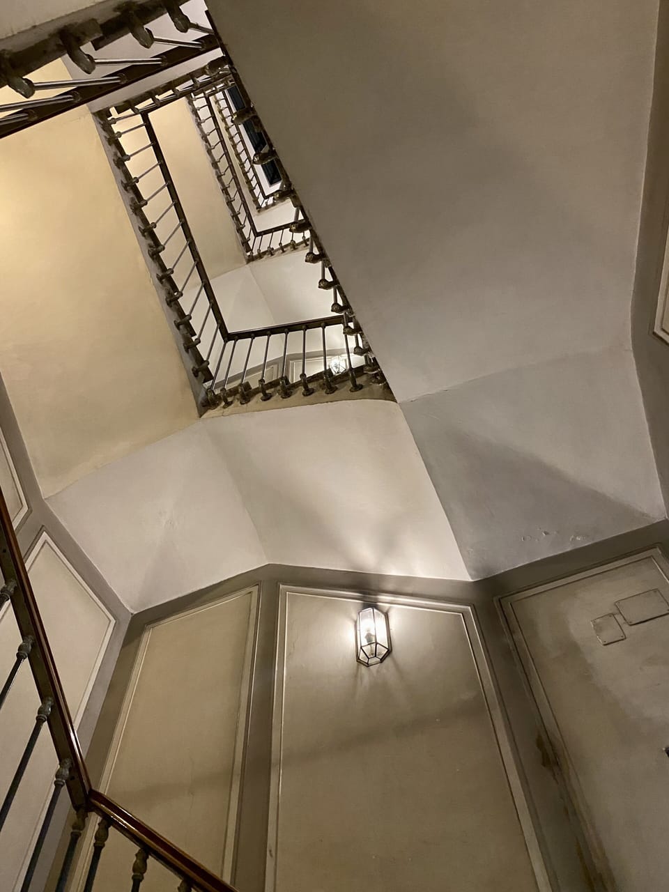 Handrails in stairways