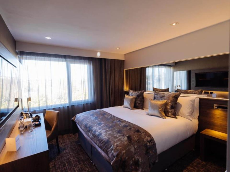 Standard Double or Twin Room, 1 Double or 2 Twin Beds | Premium bedding, desk, iron/ironing board, free WiFi