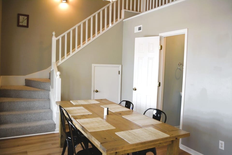 House, 4 Bedrooms | Dining