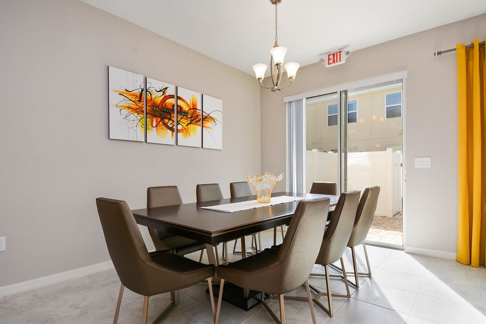 Townhome, 4 Bedrooms | In-room dining