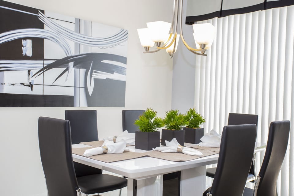 Townhome, 4 Bedrooms | In-room dining
