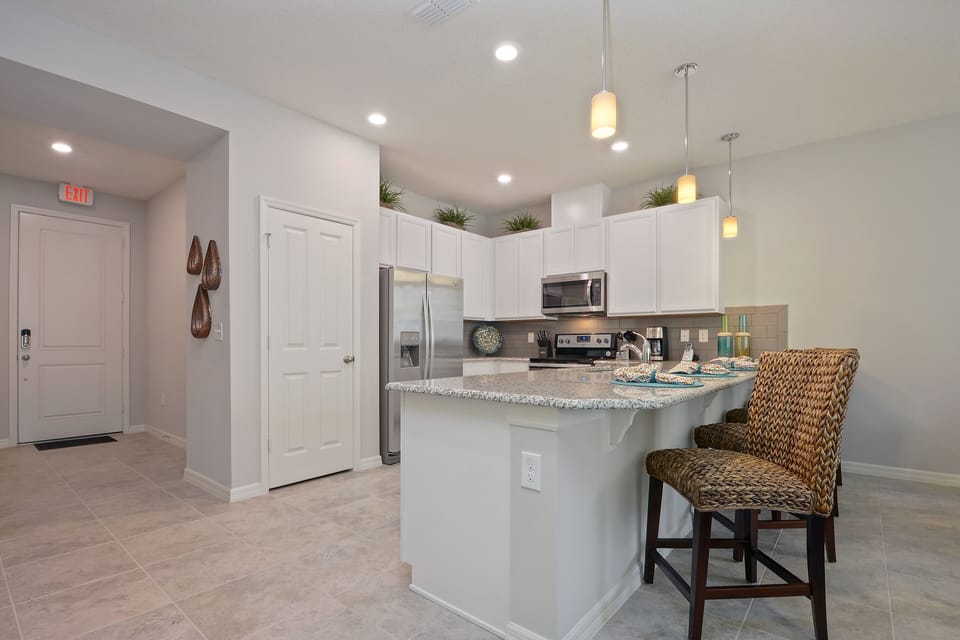 Townhome, 4 Bedrooms | In-room dining