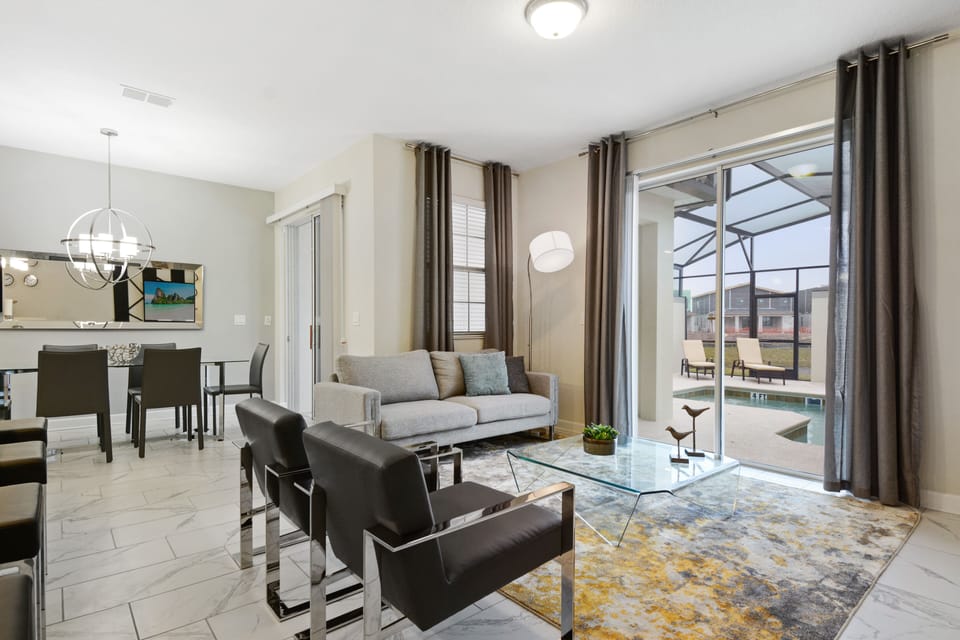 Townhome, 4 Bedrooms | In-room dining
