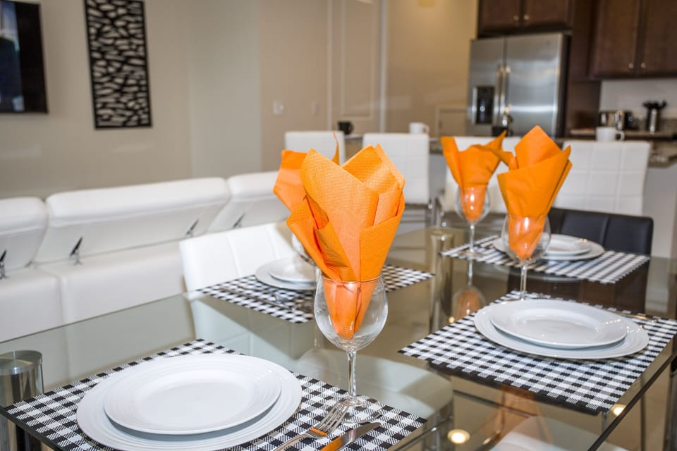 Townhome, 3 Bedrooms | In-room dining