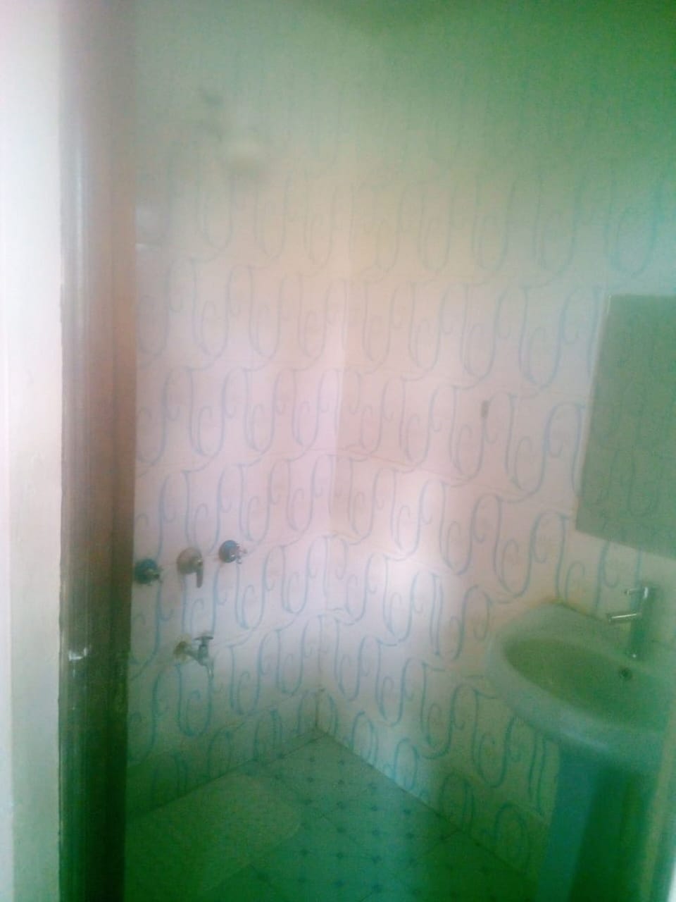 Deluxe Room | Bathroom sink