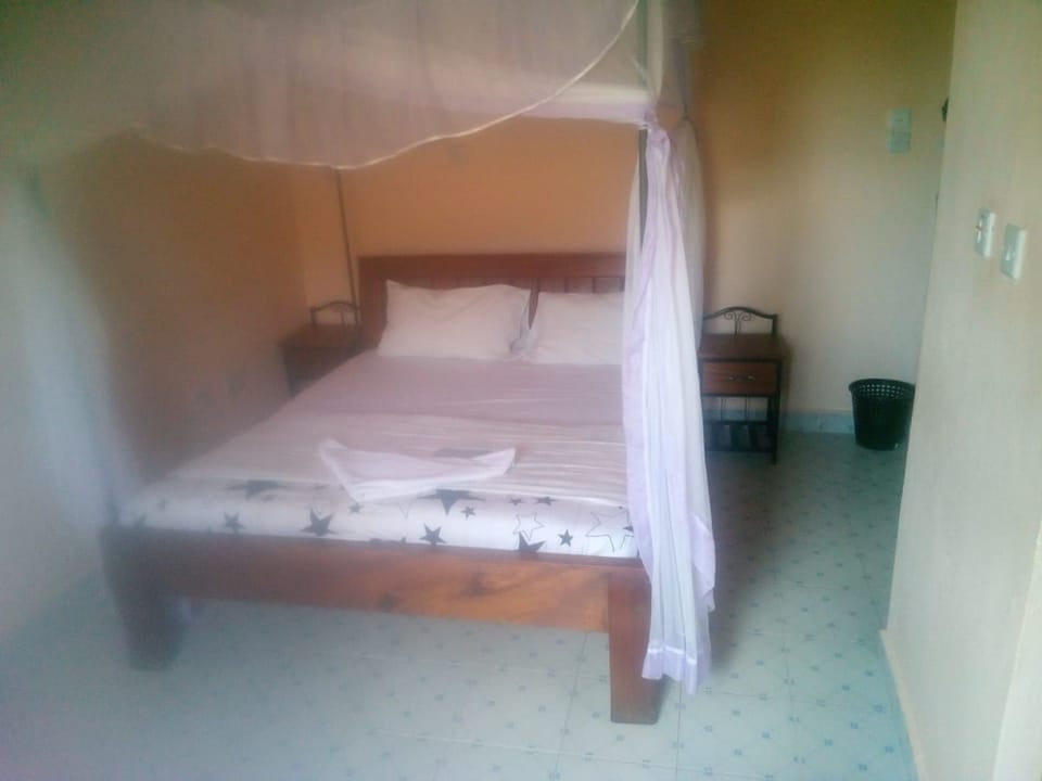 Deluxe Room | Desk, free WiFi, bed sheets