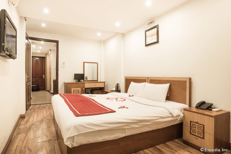 Superior Double Room | Minibar, desk, free WiFi, bed sheets