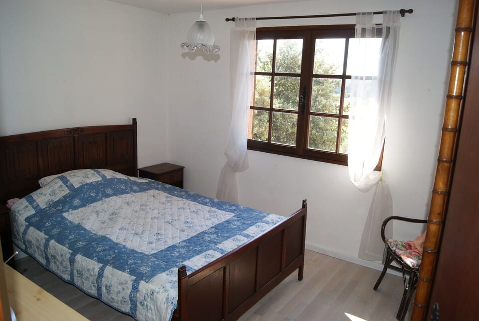 House | 3 bedrooms, individually furnished, bed sheets