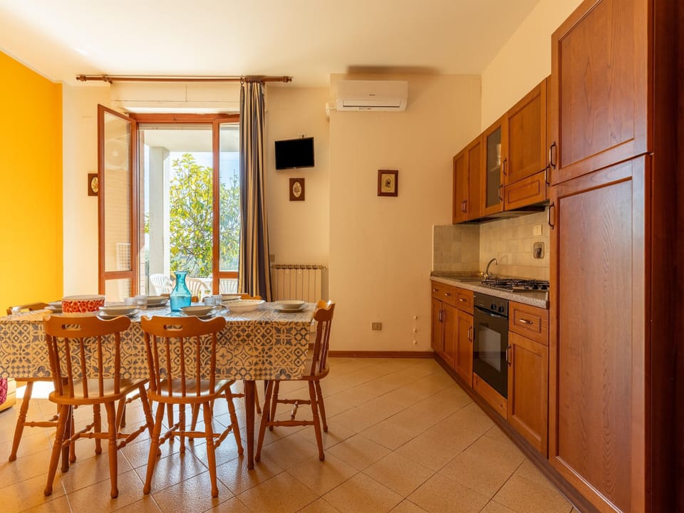 Apartment | Dining