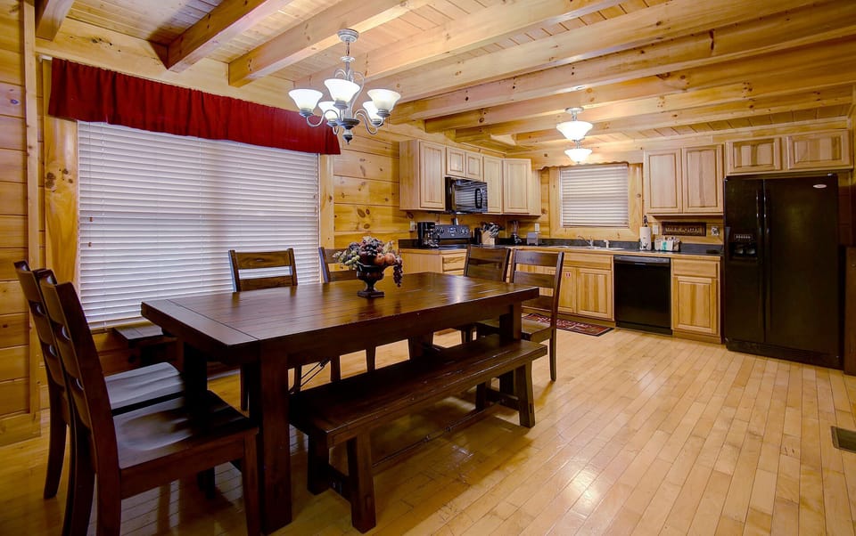Cabin, Multiple Beds, Hot Tub | Private kitchen | Fridge, microwave, oven, stovetop