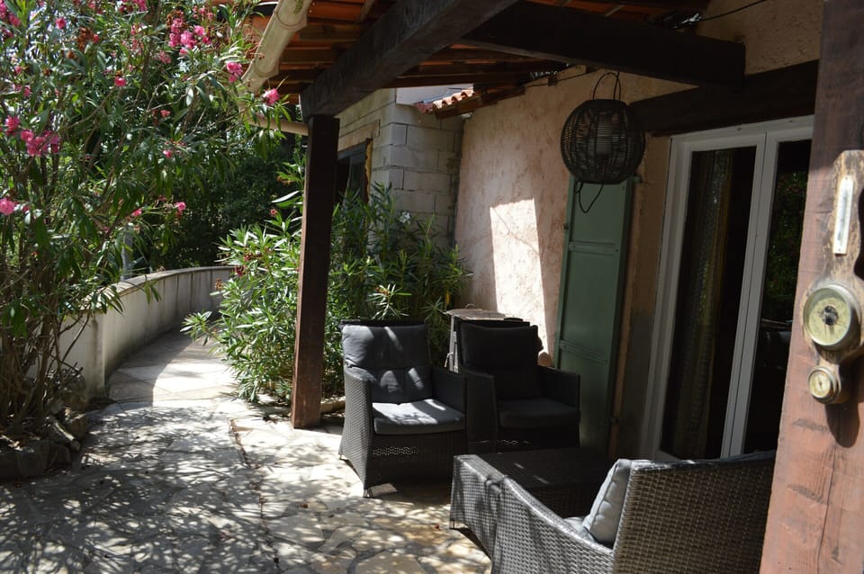 House | Balcony