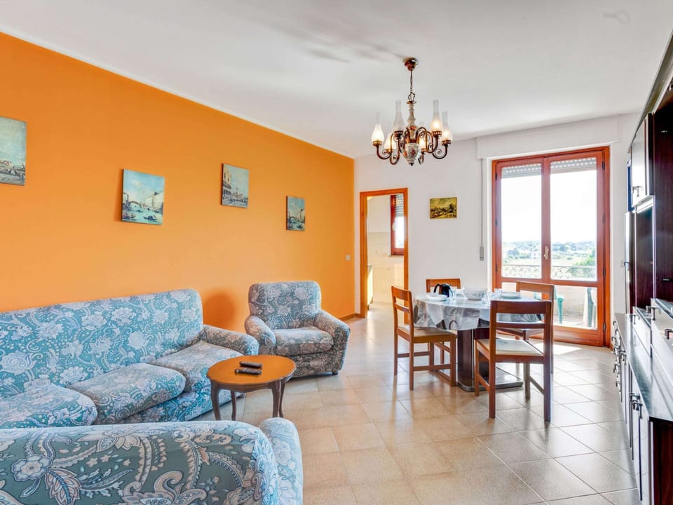 Apartment | Dining