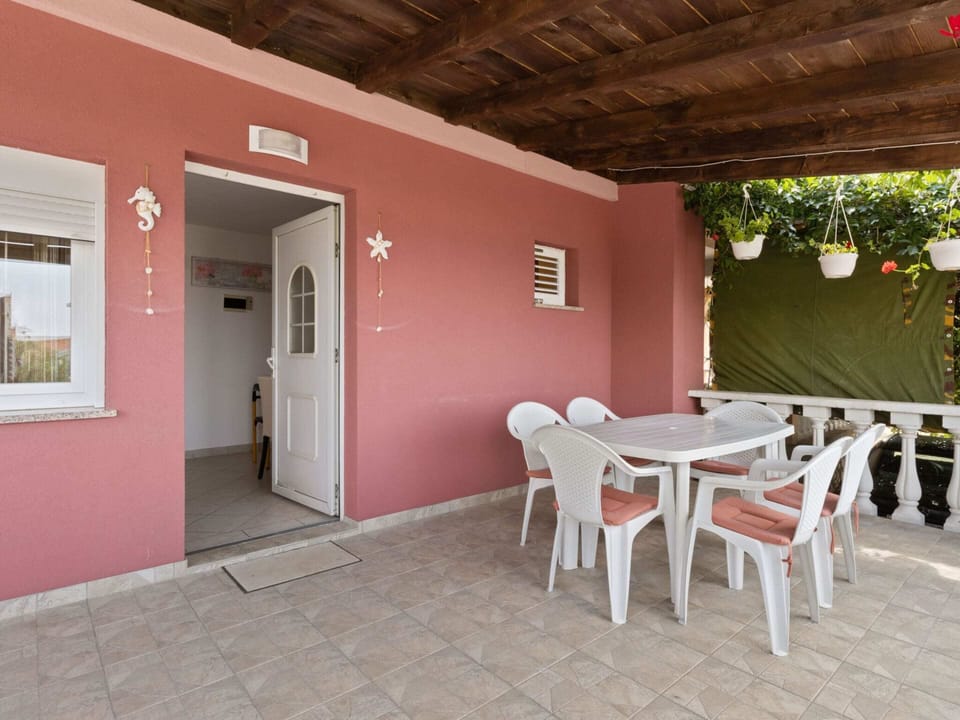 House | Dining