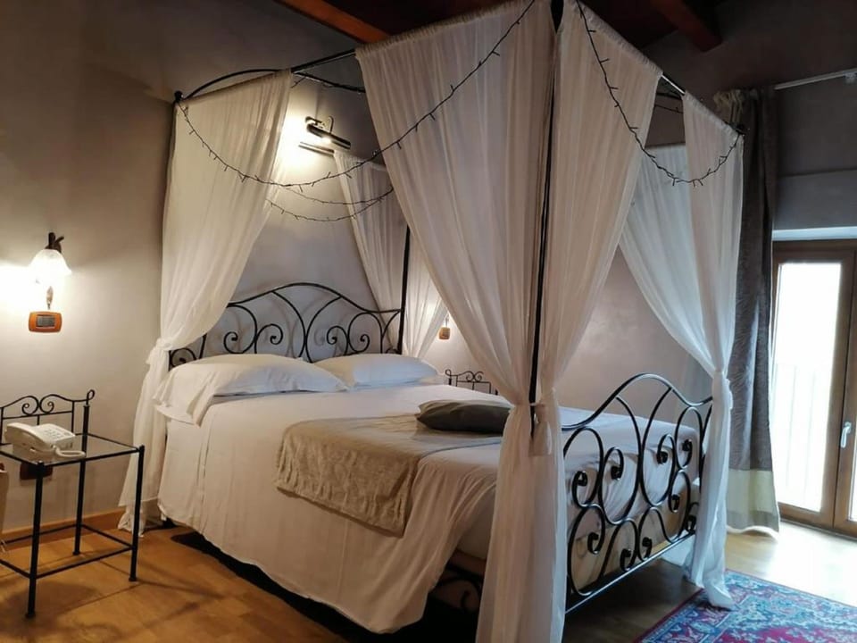 Premium bedding, minibar, in-room safe, individually furnished