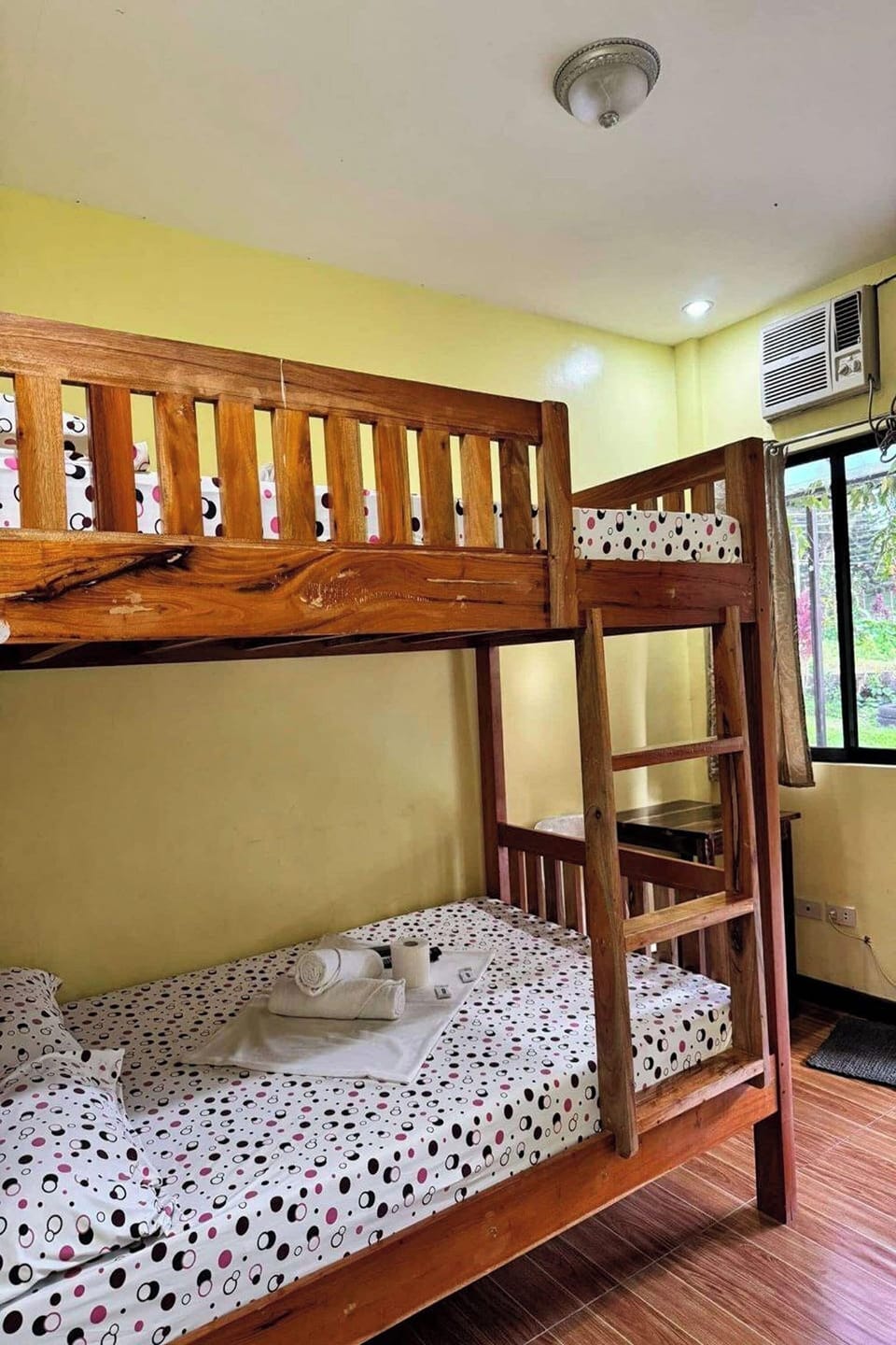 Family Room | Individually furnished, desk, iron/ironing board, bed sheets