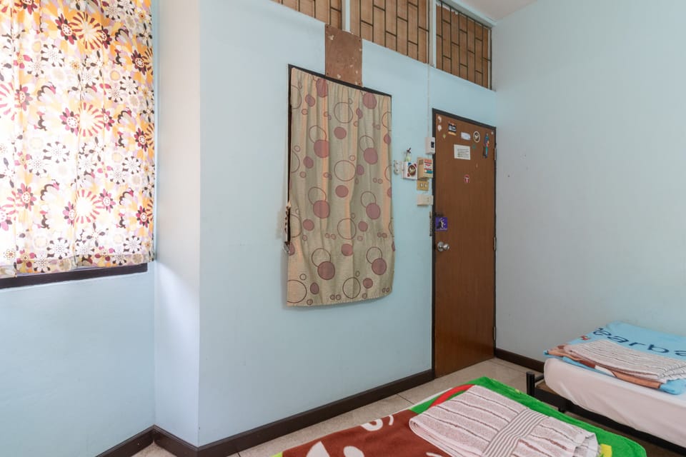 Twin Room | Laptop workspace, free WiFi