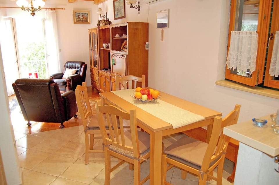 House | Dining