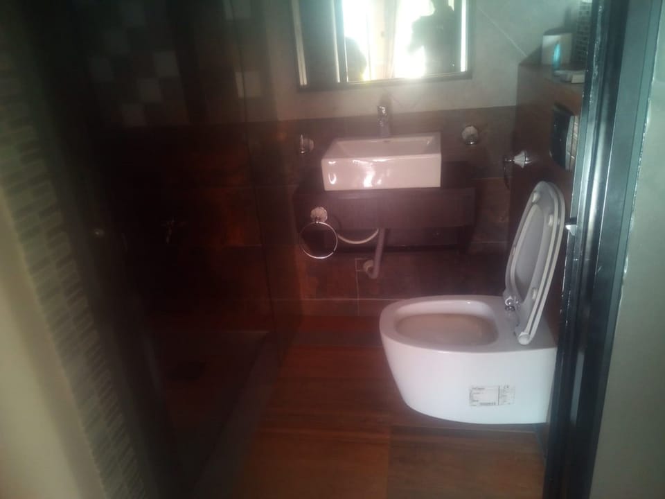 Double Room | Bathroom | Shower, free toiletries, towels, soap