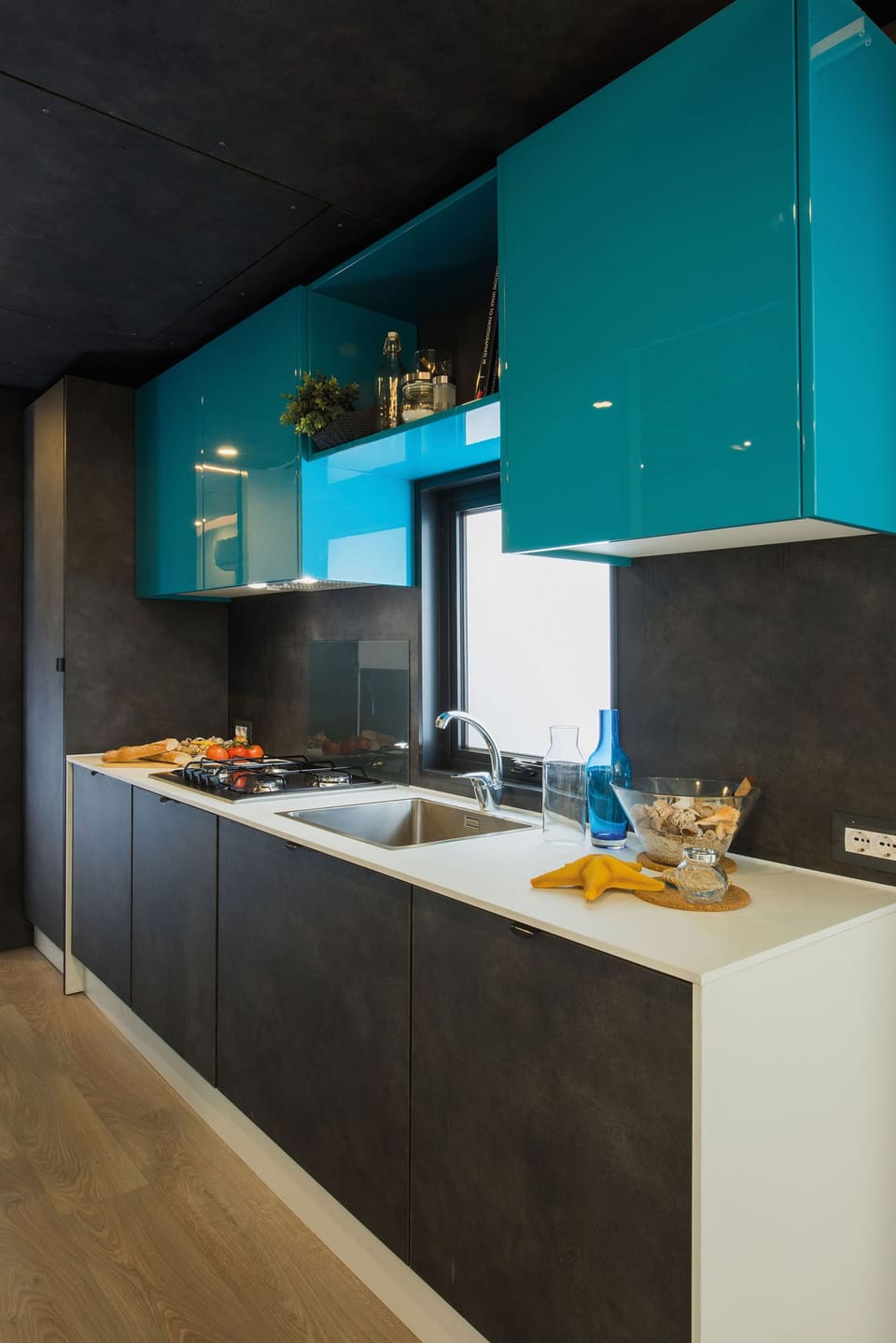 Elite Mobile Home | Private kitchen | Full-size fridge, microwave, stovetop, cookware/dishes/utensils