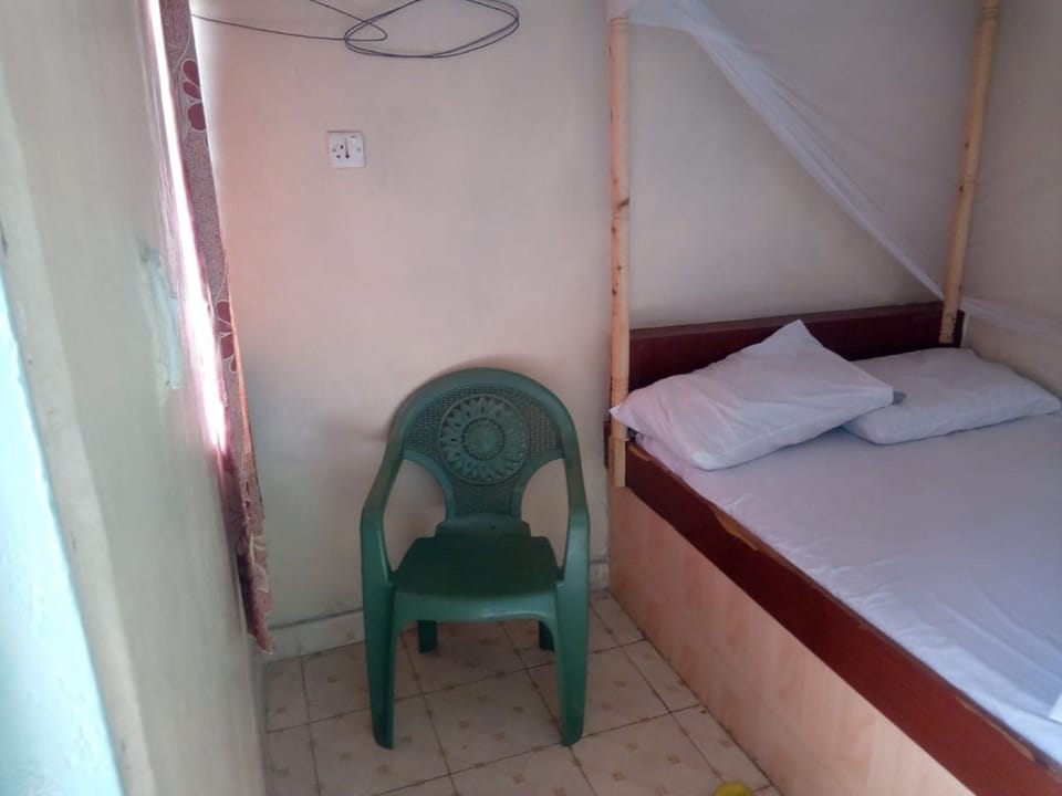 Standard Room | Iron/ironing board, free WiFi, bed sheets