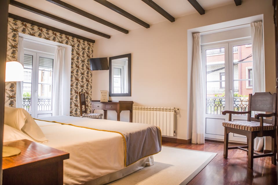 Standard Twin Room | Cribs/infant beds, free WiFi, bed sheets