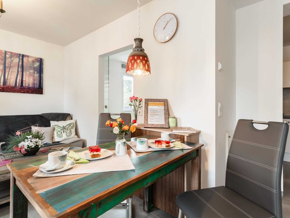 Apartment | Dining