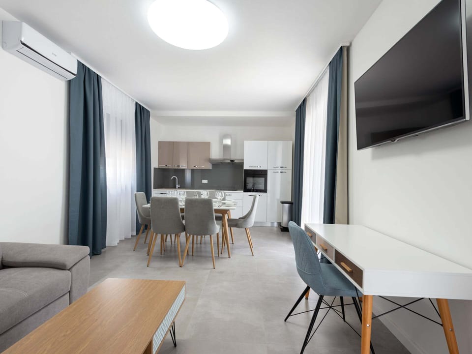 House | Dining