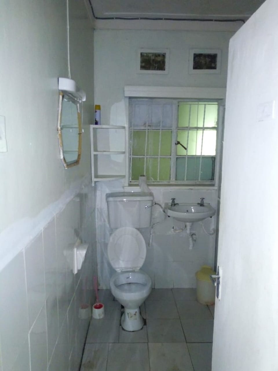 Twin Room | Bathroom | Shower, rainfall showerhead, towels, soap